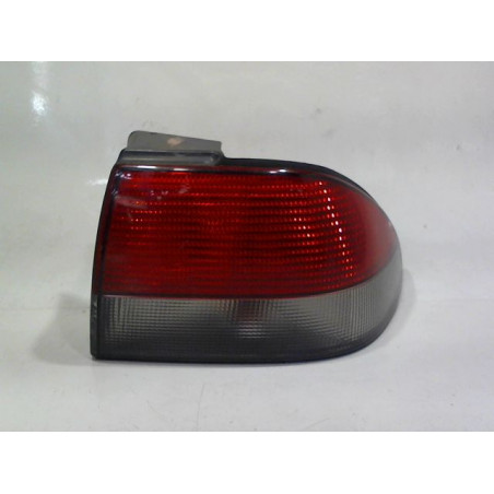 FEU ARRIERE DROIT SAAB 900 1999