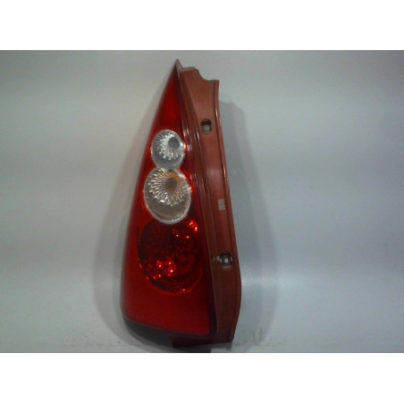 FEU ARRIERE GAUCHE  MAZDA 5 2006
