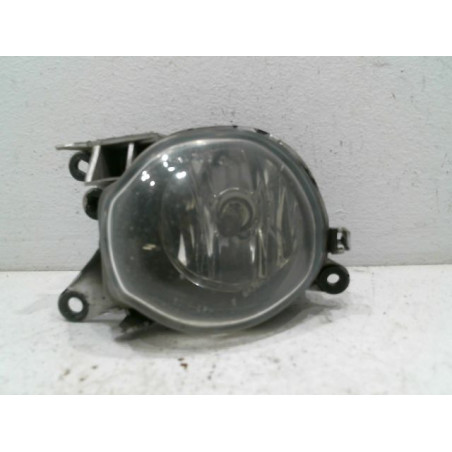 PHARE ANTIBROUILLARD AVANT DROIT AUDI A4 2000