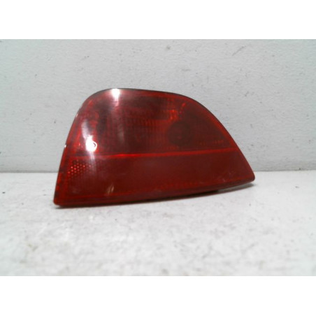 FEU DE PARE-CHOC ARRIERE GAUCHE FORD FOCUS 2000