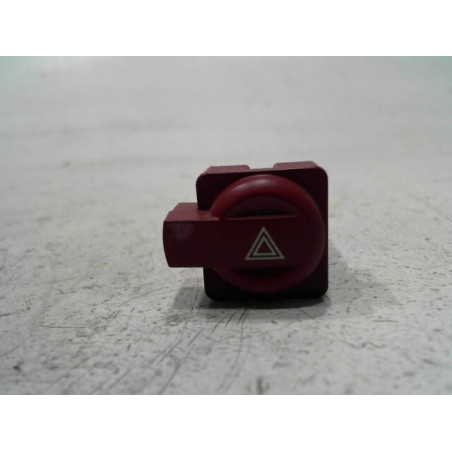 BOUTON DE WARNING CITROEN C4 2006
