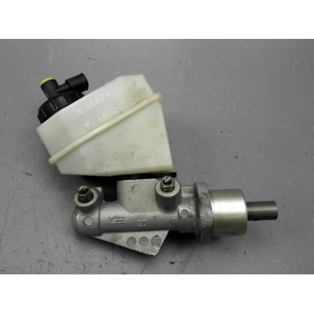 MAITRE CYLINDRE RENAULT CLIO 2000