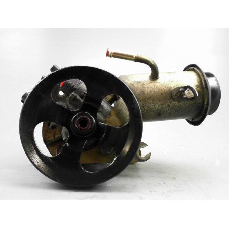 POMPE DIRECTION ASSISTEE TOYOTA YARIS 2000