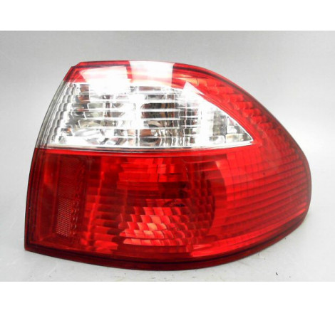 FEU ARRIERE DROIT MAZDA 626