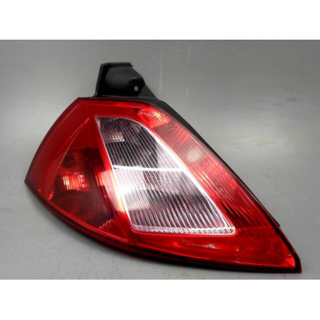 FEU ARRIERE GAUCHE  RENAULT MEGANE 2004