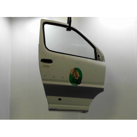 PORTE AVANT DROIT TOYOTA HI-ACE 2001