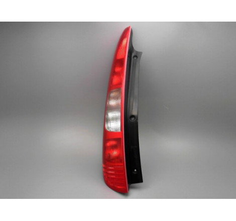 FEU ARRIERE GAUCHE  MITSUBISHI COLT