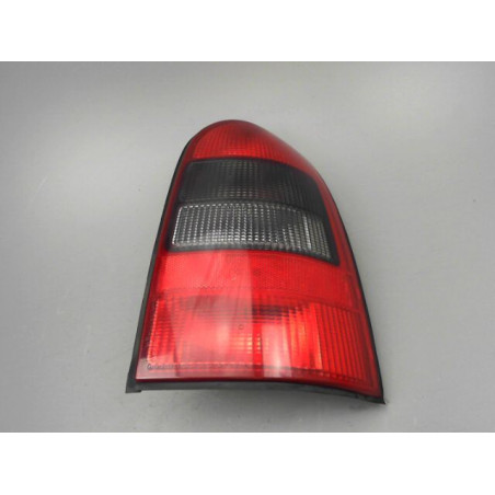 FEU ARRIERE DROIT OPEL VECTRA 2001