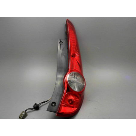 FEU ARRIERE DROIT OPEL AGILA 2009