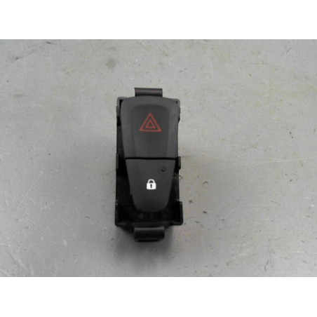 BOUTON DE WARNING RENAULT MEGANE 2014