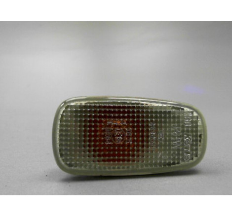 REPETITEUR AILE DROIT TOYOTA PRIUS