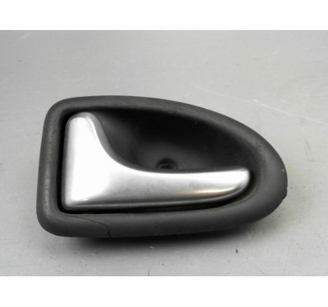 POIGNEE INTERIEURE PORTE AVANT GAUCHE RENAULT MEGANE SCENIC MONOSP. I Phase 2 1999-2003