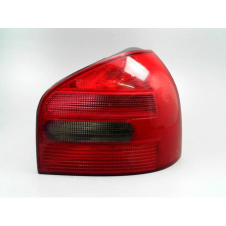 FEU ARRIERE DROIT AUDI A3 1999