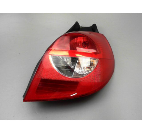 FEU ARRIERE DROIT RENAULT CLIO