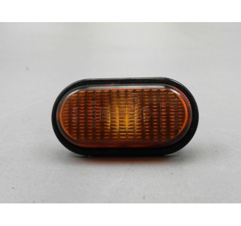 REPETITEUR AILE DROIT RENAULT MEGANE