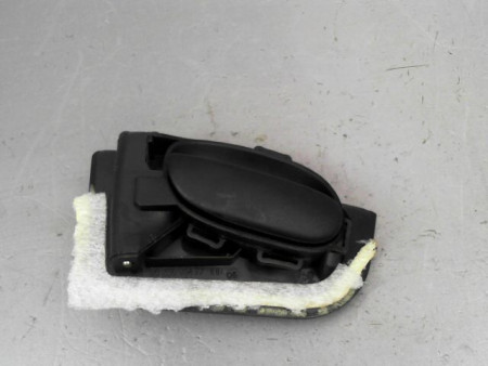 POIGNEE INTERIEURE PORTE AVANT GAUCHE PEUGEOT 206 1999