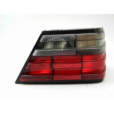 FEU ARRIERE DROIT MERCEDES CLASSE E 1994
