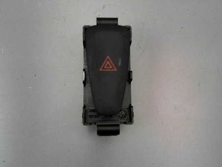 BOUTON DE WARNING DACIA SANDERO 2015