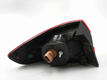 FEU ARRIERE DROIT FORD FIESTA 2011