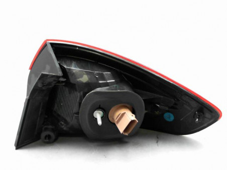 FEU ARRIERE GAUCHE  FORD FIESTA 2011