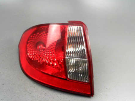 FEU ARRIERE GAUCHE  HYUNDAI GETZ 2009