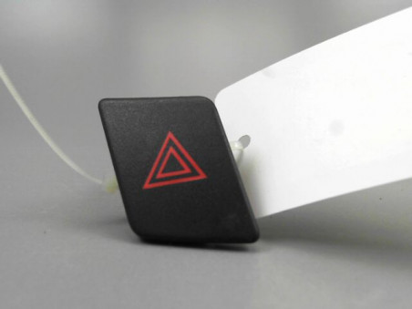 BOUTON DE WARNING TOYOTA YARIS 2009