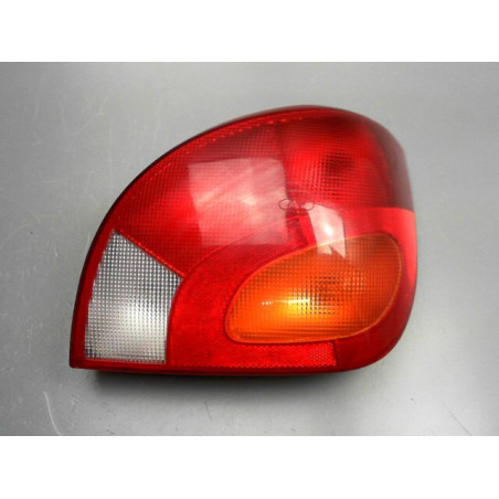 FEU ARRIERE DROIT FORD FIESTA 2001