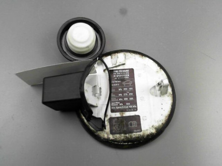 VOLET DE TRAPPE CARBURANT OPEL CORSA 2011