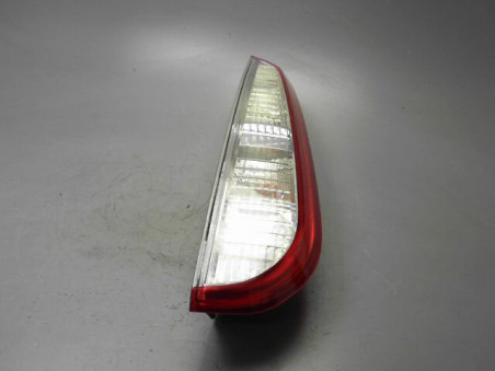 FEU ARRIERE DROIT FORD FOCUS 2009