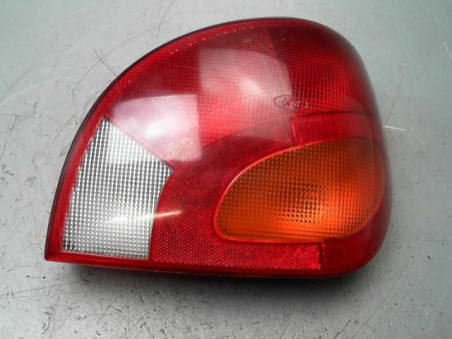 FEU ARRIERE DROIT FORD FIESTA 2001