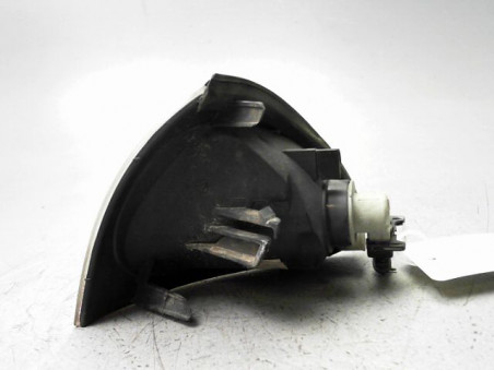 CLIGNOTANT DROIT TOYOTA AVENSIS 1999