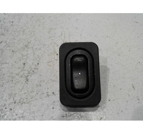 COMMANDE LEVE-GLACE PORTE AVD OPEL MERIVA