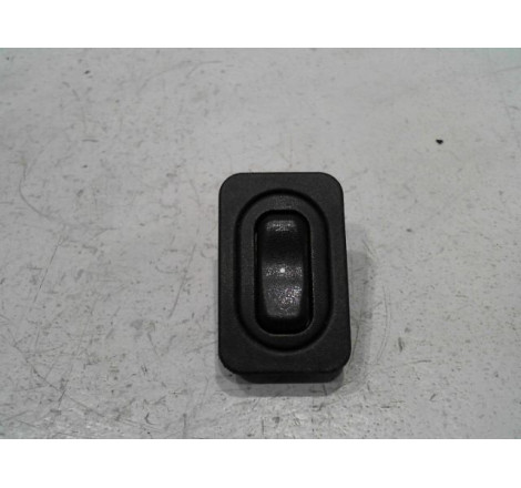 COMMANDE LEVE-GLACE PORTE AVD OPEL CORSA