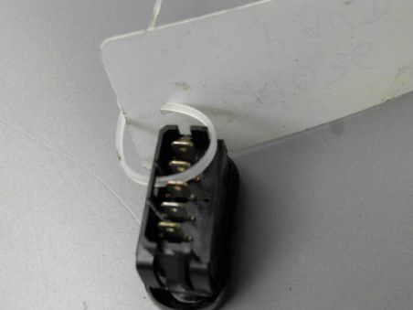 COMMANDE LEVE-GLACE PORTE AVD DACIA LOGAN 2009