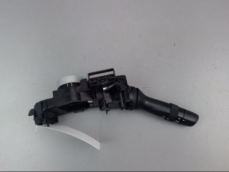 COMMANDE ECLAIRAGE TOYOTA YARIS 2009