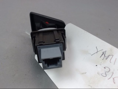 BOUTON DE WARNING TOYOTA YARIS 2009