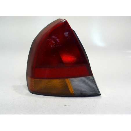 FEU ARRIERE GAUCHE  MITSUBISHI CARISMA 1997
