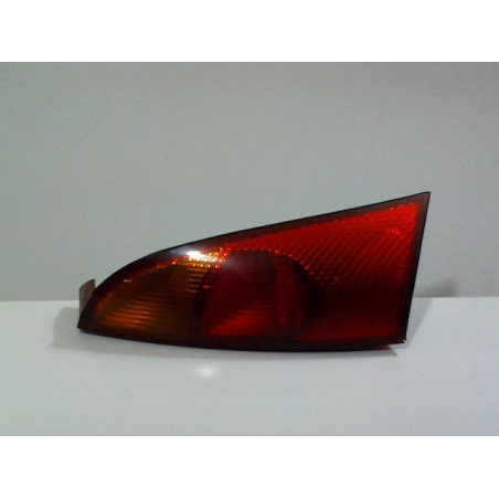 FEU ARRIERE GAUCHE  FORD FOCUS 2001