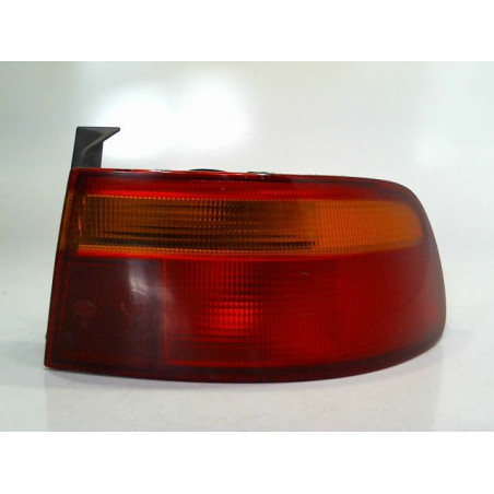 FEU ARRIERE DROIT HONDA ACCORD 1994
