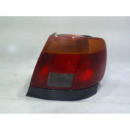 FEU ARRIERE DROIT AUDI A4 1996