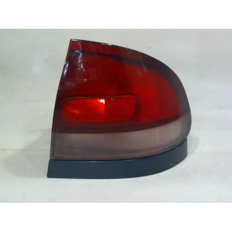 FEU ARRIERE DROIT MAZDA 626 1993