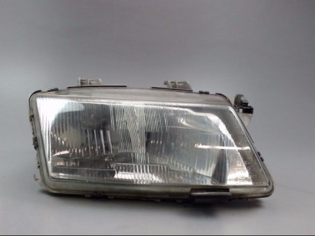 PHARE DROIT SAAB 900 1997