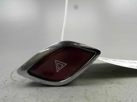 BOUTON DE WARNING CITROEN DS3 2011