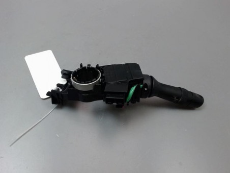 COMMANDE ECLAIRAGE TOYOTA YARIS 2012