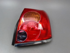 FEU ARRIERE DROIT TOYOTA AVENSIS 2000-2003