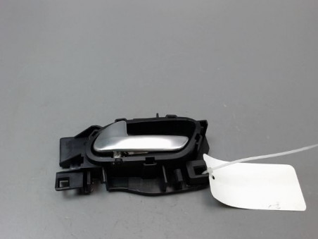 POIGNEE INTERIEURE PORTE AVANT GAUCHE PEUGEOT 208 Phase 1 2012-...
