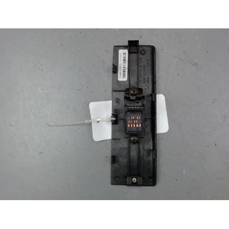 COMMANDE LEVE-GLACE PORTE AVD NISSAN PATHFINDER