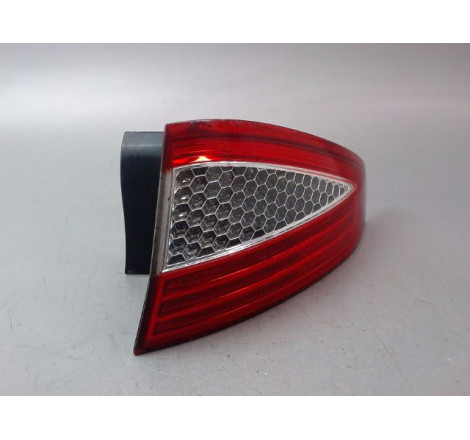 FEU ARRIERE DROIT FORD MONDEO III Phase 1 2007-2010