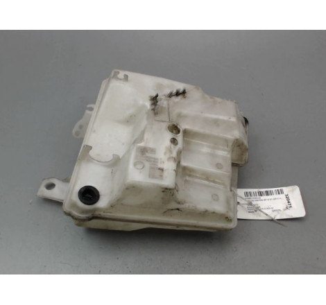 RESERVOIR LAVE-GLACE AVANT FORD FOCUS III 2011-...