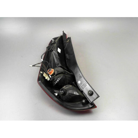 FEU ARRIERE DROIT OPEL AGILA